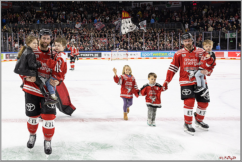 PENNY DEL;  Koelner Haie - Straubing Tigers; Koeln, 28.12.2022